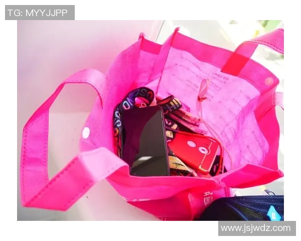 与足球明星同框瞬间捕捉精彩时刻分享热血青春与梦想的旅程