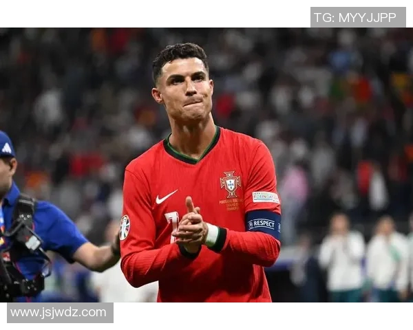 足球明星大头贴图片欣赏盘点全球最受欢迎的球星瞬间与风采 足球明星大头贴图片欣赏盘点全球最受欢迎的球星瞬间与风采