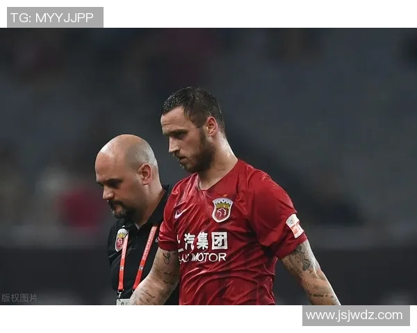 国家队足球明星喜结良缘盛大婚礼引发球迷热议与祝福