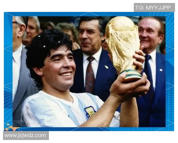 珍贵足球明星签名图片集锦回顾经典瞬间与传奇球员的辉煌历程 珍贵足球明星签名图片集锦回顾经典瞬间与传奇球员的辉煌历程