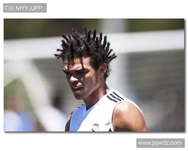 足球明星独特发型大揭秘个性造型背后的故事与风格解析