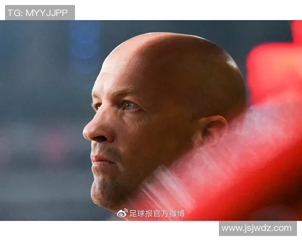 足球明星的英语水平对职业发展的影响与沟通能力提升探讨 足球明星的英语水平对职业发展的影响与沟通能力提升探讨