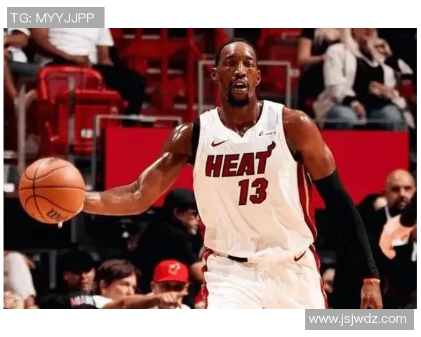 2020年NBA常规赛灰熊与热火激战回顾精彩瞬间与战术分析