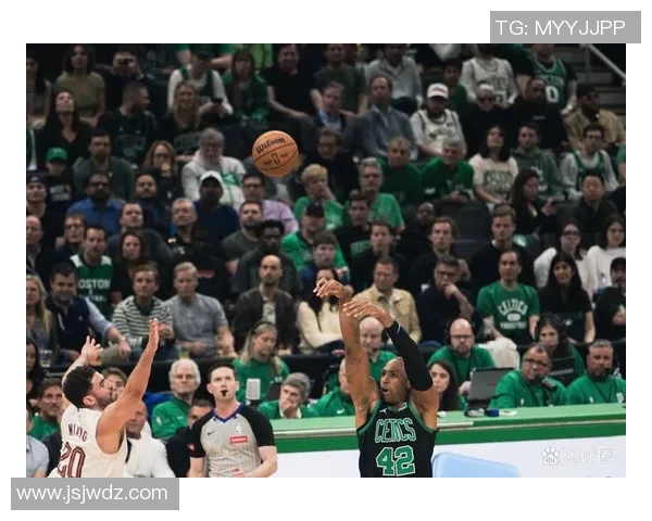 热火队在激烈对决中战胜凯尔特人队展现强大实力与团队合作精神