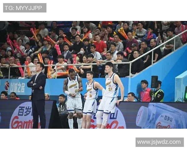 福建浔兴迎战广东宏远全力争胜激战即将上演篮球迷不容错过的精彩对决 福建浔兴迎战广东宏远全力争胜激战即将上演篮球迷不容错过的精彩对决