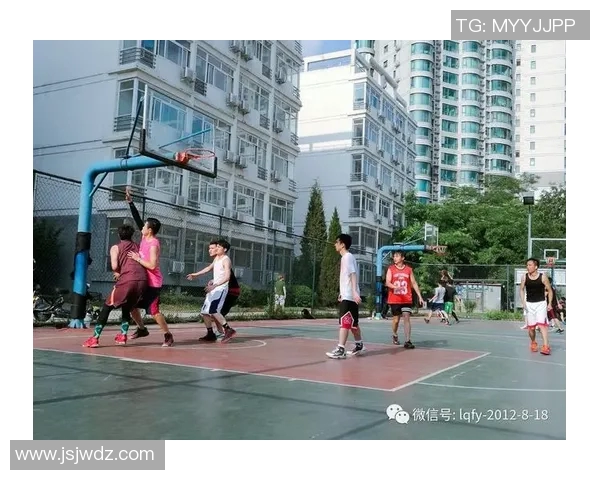 篮球场上的风采与魅力甩头发的篮球明星引领潮流新风尚